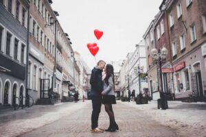 Practical Ways to Feel More Confident When Meeting New People in the Baltics